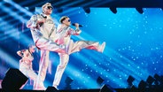 Das isländische Musikduo "VÆB" auf der Bühne in Basel. © eurovision.tv/EBU Foto: Alma Bengtsson