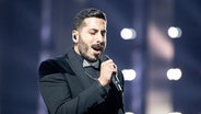 Für Israel steht Kobi Marimi mit "Home" auf der ESC-Bühne. © eurovision.tv Foto: Andres Putting