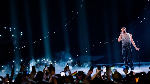 Marco Mengoni auf der Bühne in Liverpool. © EBU Foto: Chloe Hashemi