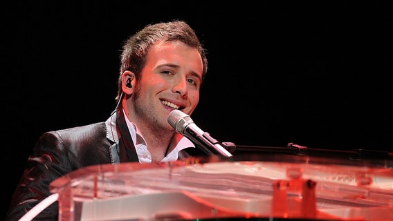 Raphael Gualazzi für Italien in der Generalprobe zum Finale des Eurovision Song Contests © NDR Foto: Rolf Klatt