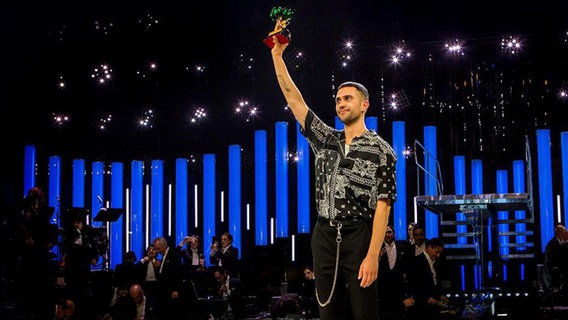 Mahmood nach seinem Sieg beim Sanremo-Festival © RAI 