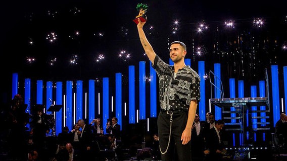 Mahmood nach seinem Sieg beim Sanremo-Festival Mahmood nach seinem Sieg beim Sanremo-Festival © RAI