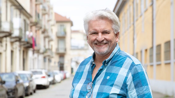 Jürgen Werwinski lächelt in die Kamera. © NDR Foto: Claudia Timmann