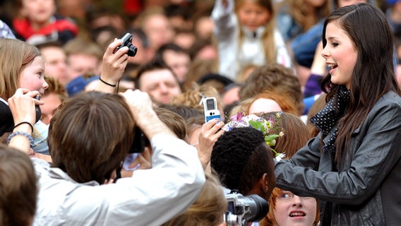 Lenas Ankunft in Hannover. © dpa-Bildfunk Foto: Maurizio Gambarini