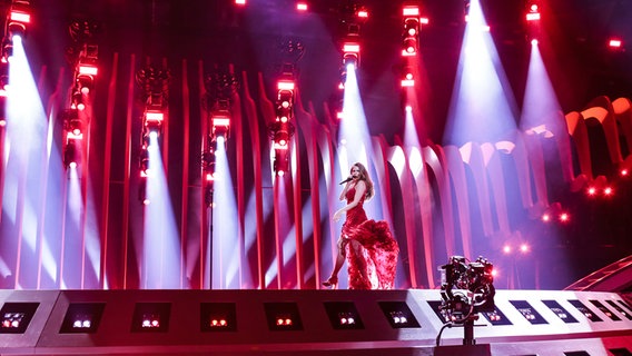 Laura Rizzotto auf der Bühne in Lissabon. © eurovision.tv Foto: Thomas Hanses