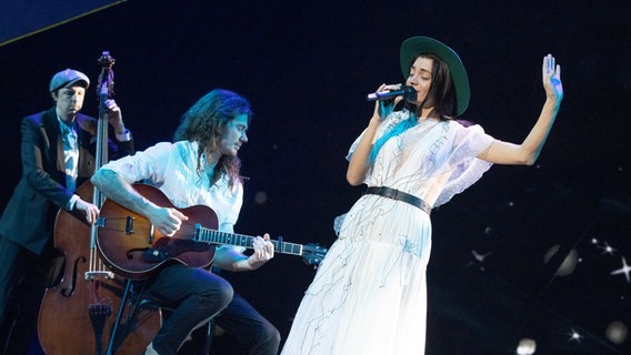 Für Lettland	steht Carousel mit "That Night" auf der ESC-Bühne in Tel Aviv 2019. © eurovision.tv Foto: Andres Putting