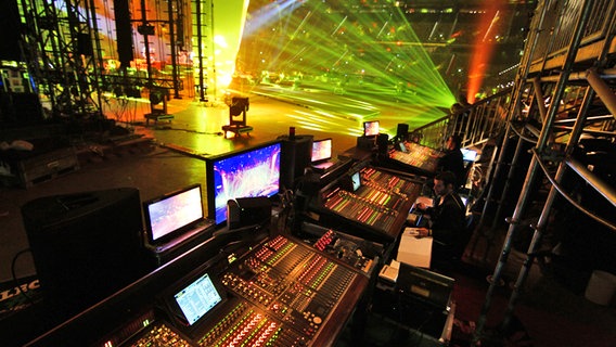 Lichtprobe in der Düsseldorf Arena © NDR Foto: Rolf Klatt