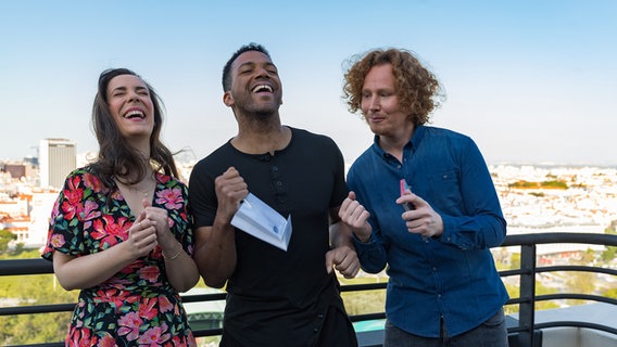 Alina Stiegler, Cesár Sampson und Michael Schulte in Lissabon © NDR Foto: Rolf Klatt