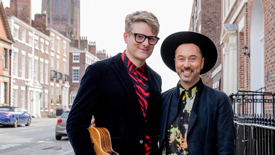 Stefan Spiegel und Gustaph aus Belgien beim ESC 2023 in Liverpool. © NDR Foto: Claudia Timmann