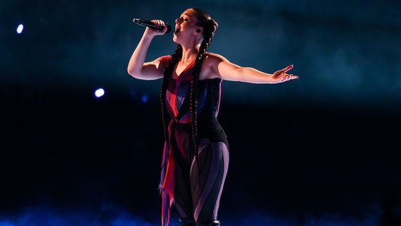 TALI auf der ESC-Bühne in Malmö. © EBU Foto: Corinne Cumming