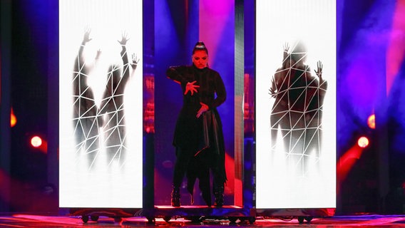 Christabelle auf der ESC-Bühne in Lissabon. © eurovision.tv Foto: Andres Putting
