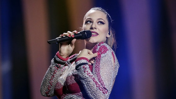 Eye Cue auf der Bühne in Lissabon. © eurovision.tv Foto: Thomas Hanses