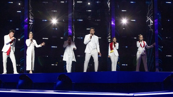 Für Montenegro steht D mol mit "Heaven" auf der ESC-Bühne in Tel Aviv 2019. © eurovision.tv Foto: Andres Putting
