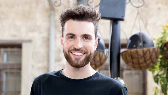 Duncan Laurence schaut in die Kamera.  Foto: Claudia Timmann