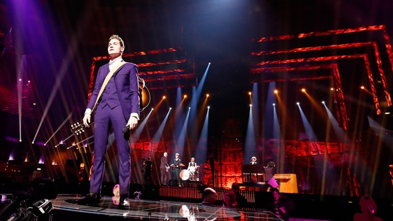Douwe Bob, Niederlande, bei der Kostümprobe in der Globe-Arena in Stockholm. © NDR/eurovision.tv Foto: Andres Putting (EBU)