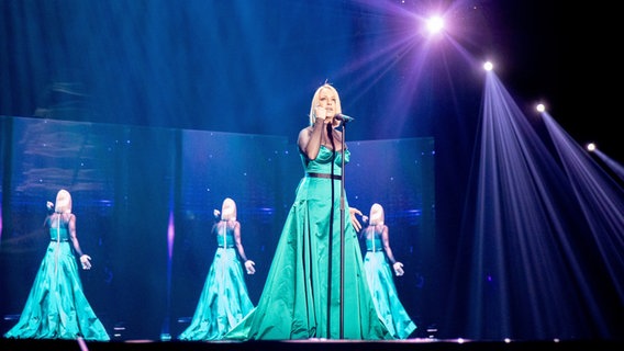Für Nordmazedonien steht Tamara Todevska mit "Proud"  auf der ESC-Bühne. © eurovision.tv Foto: Andres Putting