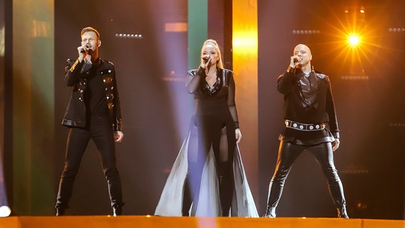 Für Norwegen steht KEiiNO mit "Spirit In The Sky"auf der ESC-Bühne. © eurovision.tv Foto: Thomas Hanses