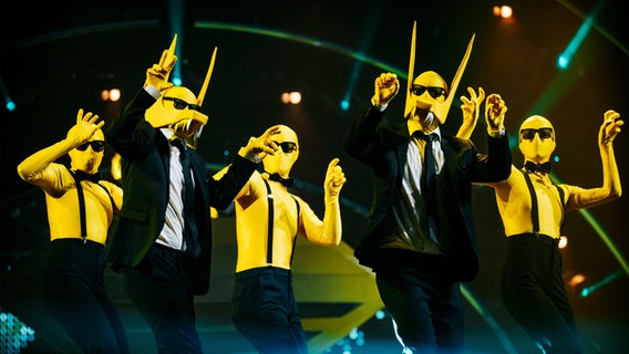 Subwoolfer	(Norwegen) mit "Give That Wolf A Banana" auf der Bühne in Turin. © eurovision.tv/EBU Foto: Nathan Reinds
