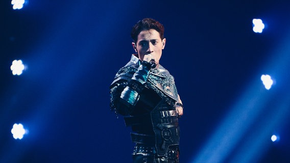 Kyle Alessandro auf der Bühne für Norwegen in Basel © eurovision.tv/EBU Foto: Alma Bengtsson