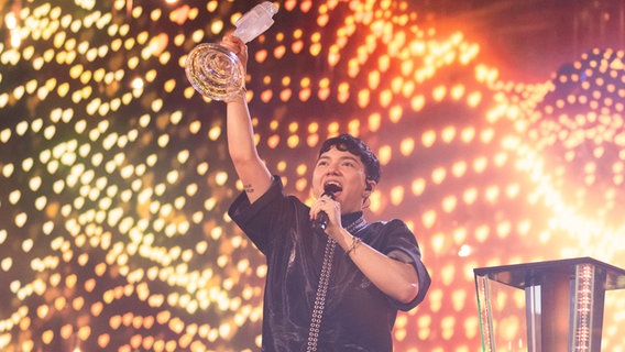 Österreich gewinnt den 69. Eurovision Song Contest mit dem Lied Wasted Love von JJ © eurovision.tv/EBU Foto: Corinne Cumming