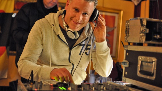 DJ Ohrmeister beim OGAE-Clubtreffen in München © NDR/Patricia Batlle 