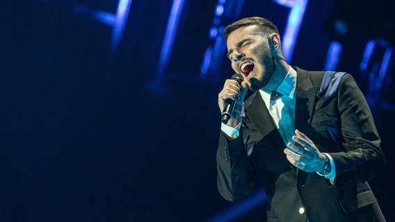 Ochman (Polen) mit "River" auf der Bühne in Turin. © eurovision.tv/EBU Foto: Andres Putting