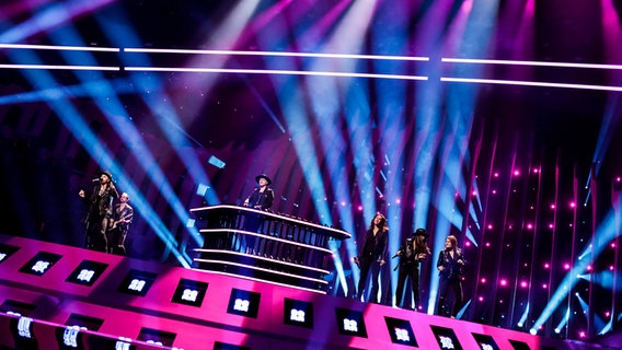 Gromee feat. Lukas Meijer auf der Bühne in Lissabon. © eurovision.tv Foto: Andres Putting