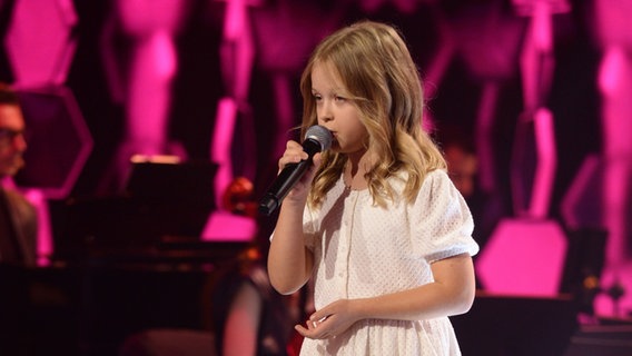 Polens Junior-ESC-Kandidatin Alicja Tracz beim Vorentscheid 2020.  Foto: TVP