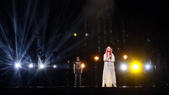 Cláudia-Pascoal auf der Bühne in Lissabon. © eurovision.tv Foto: Andres Putting