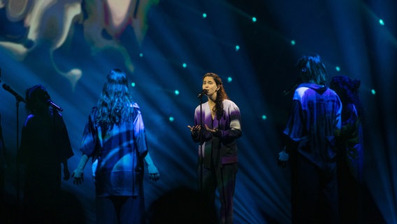 Maro (Portugal) mit "Saudade, saudade" auf der Bühne in Turin. © eurovision.tv/EBU Foto: Andres Putting