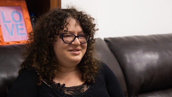 Ariella, ein Mitglied des Pride House in Be'er Sheva im Süden Israels.  