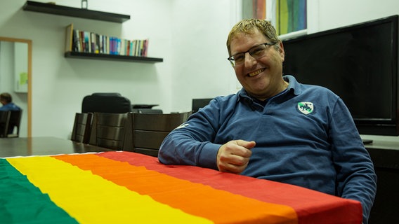 Danny, ein Mitglied des Pride House in Be'er Sheva im Süden Israels.  