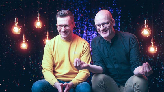 Benjamin Hertlein und Lars Peters alias Douze Points von ESC Kompakt © NDR Foto: Screenshot