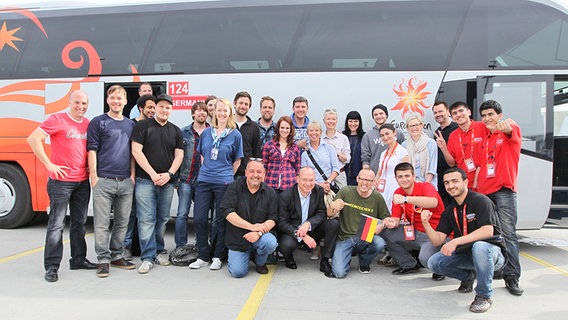 Roman Lob und die deutsche Delegation sind in Baku gelandet. © NDR Foto: Rolf Klatt