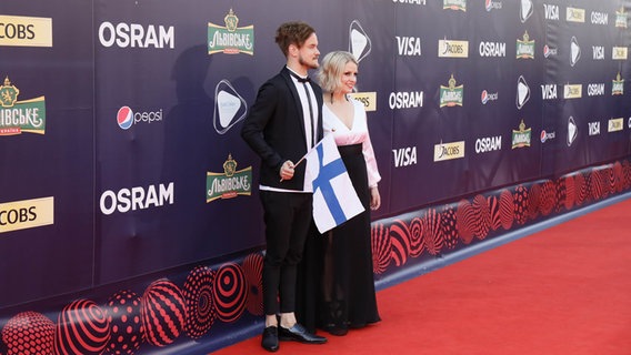 Norma John aus Finnland auf dem roten Teppich bei der Eröffnungszeremonie für den ESC in Kiew. © Eurovision.tv Foto: Andres Putting