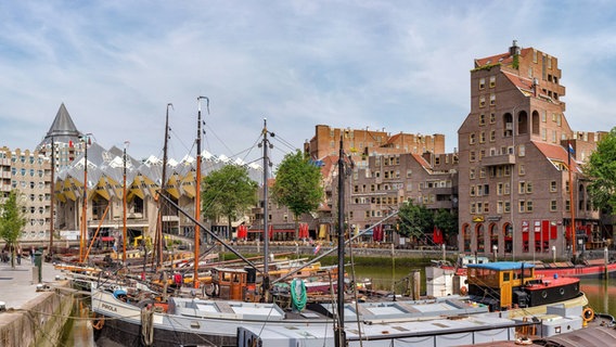 Die Kubus-Häuser im alten Hafen von Rotterdam.  Foto: Rene van der Meer