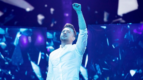 Für Russland steht Sergey Lazarev mit "Scream" auf der ESC-Bühne. © eurovision.tv Foto: Andres Putting