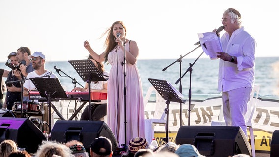 Kabbalat Schabbat mit ESC-Songs am Hafen von Tel Aviv 2019. © NDR Foto: Claudia Timmann