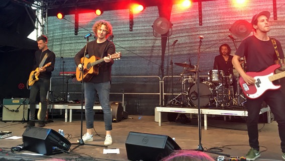 Michael Schulte bei einem Konzert in Geesthacht Michael Schulte bei einem Konzert in Geesthacht © Eurovision.de Foto: Marcel Stober