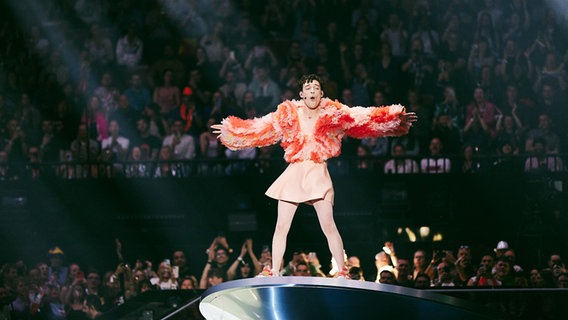 Nemo auf der ESC-Bühne in Malmö. © EBU Foto: Alma Bengtsson