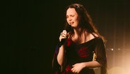 Zoë Më auf der Bühne für die Schweiz in Basel © eurovision.tv/EBU Foto: Alma Bengtsson