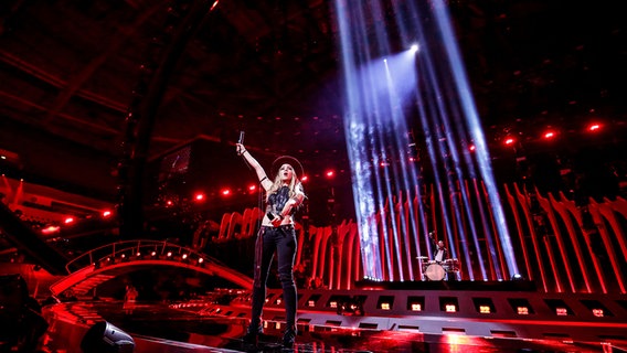 Zibbz auf der Bühne in Lissabon. © eurovision.tv Foto: Thomas Hanses
