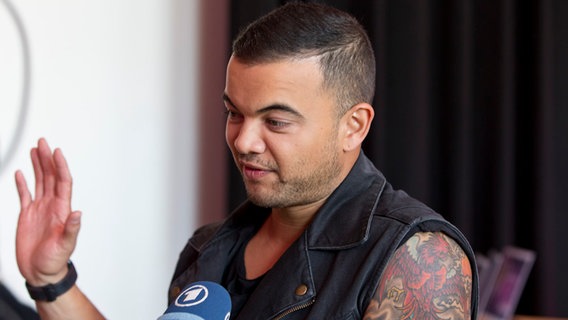 Guy Sebastian aus Australien bei Eurovision in Concert in Amsterdam 2015 © NDR Foto: Rolf Klatt