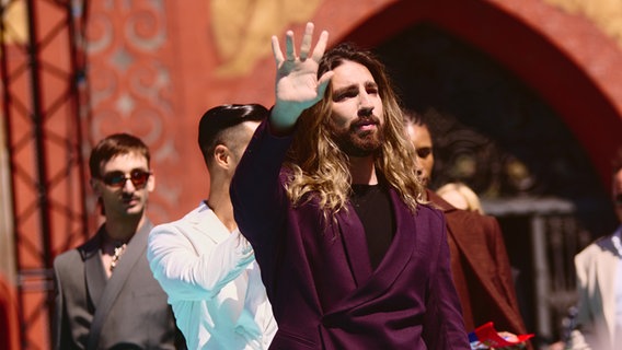 Princ aus Serbien auf dem türkisen Teppich in Basel © eurovision.tv Foto: Alma Bengtsson