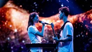 Für Slowenien stehen Zala Kralj und  Gašper Šantl	mit "Sebi"auf der ESC-Bühne in Tel Aviv 2019. © eurovision.tv Foto: Andres Putting