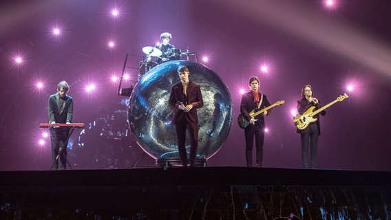 LPS für Slowenien mit "Disko" auf der Bühne in Turin. © eurovision.tv/EBU Foto: Andres Putting