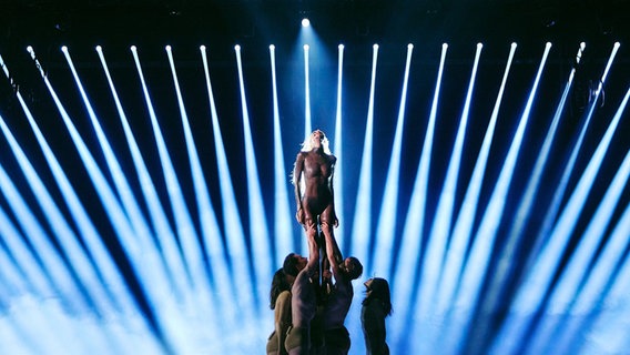 Raiven auf der ESC-Bühne in Malmö. © EBU Foto: Sarah Louise Bennett