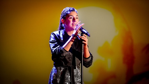 Deutschlands Kandidatin Susan beim Dreh des Showvideos für den Junior ESC 2020.  Foto: Benjamin Hüllenkremer