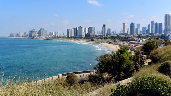 Sicht auf die Skyline von Tel-Aviv von Jaffa aus. © picture alliance / Hauke-Christian Dittrich Foto: Hauke-Christian Dittrich