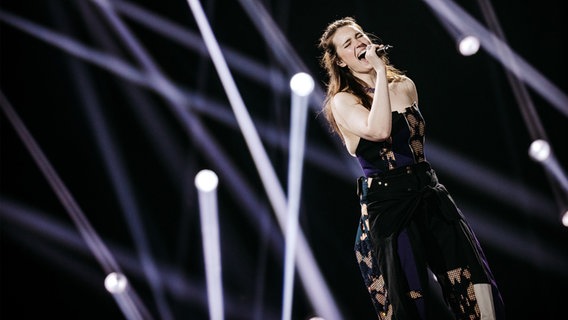 We Are Domi (Tschechische Republik) mit "Lights Off" auf der Bühne in Turin. © eurovision.tv/EBU Foto: Nathan Reinds